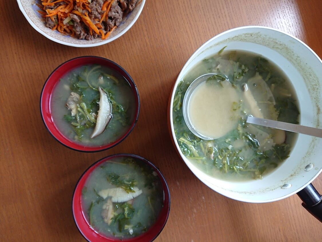ヨモギ味噌汁の作り方。韓国で人気のよもぎ料理！ 〜春の味覚〜