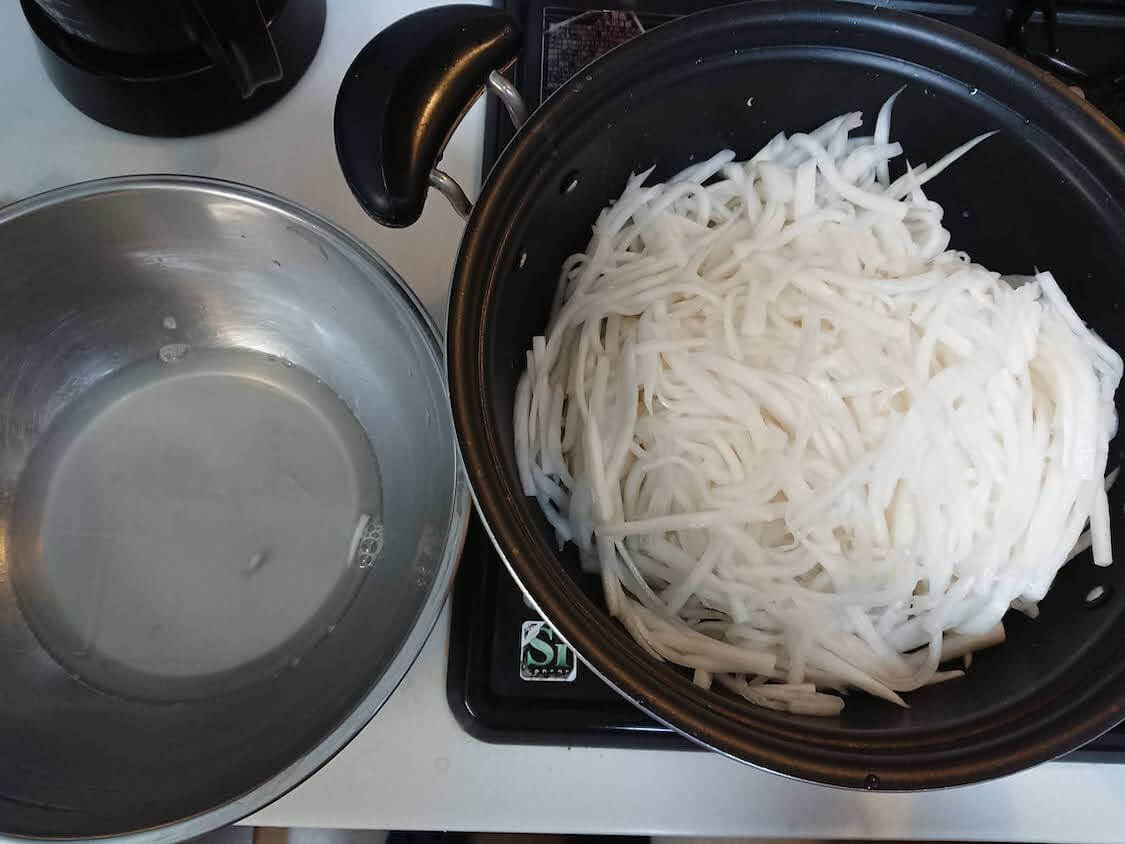 おうちで焼肉〜！献立とレシピ。大根ナムルの作り方