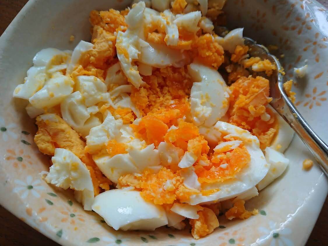ケールのピリ辛和え・キムチの簡単レシピ。付け合わせ、ゆで卵サラダ
