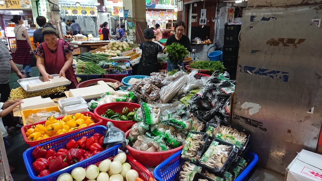 【チェジュ島旅⑤】賑やか！西帰浦毎日オルレ市場。買い物とグルメ、風景、野菜と果物