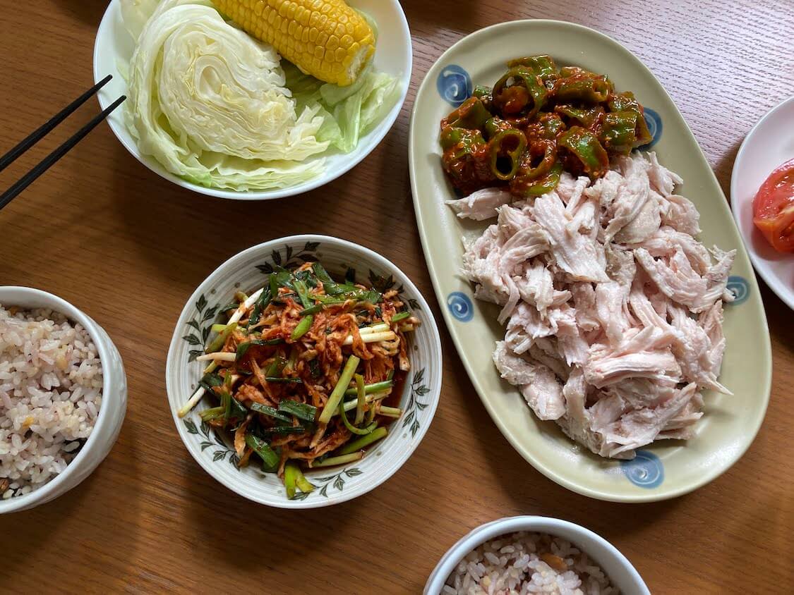 生で簡単！万願寺唐辛子のピリ辛味噌和えの作り方。韓国のサムパプの具材として活用