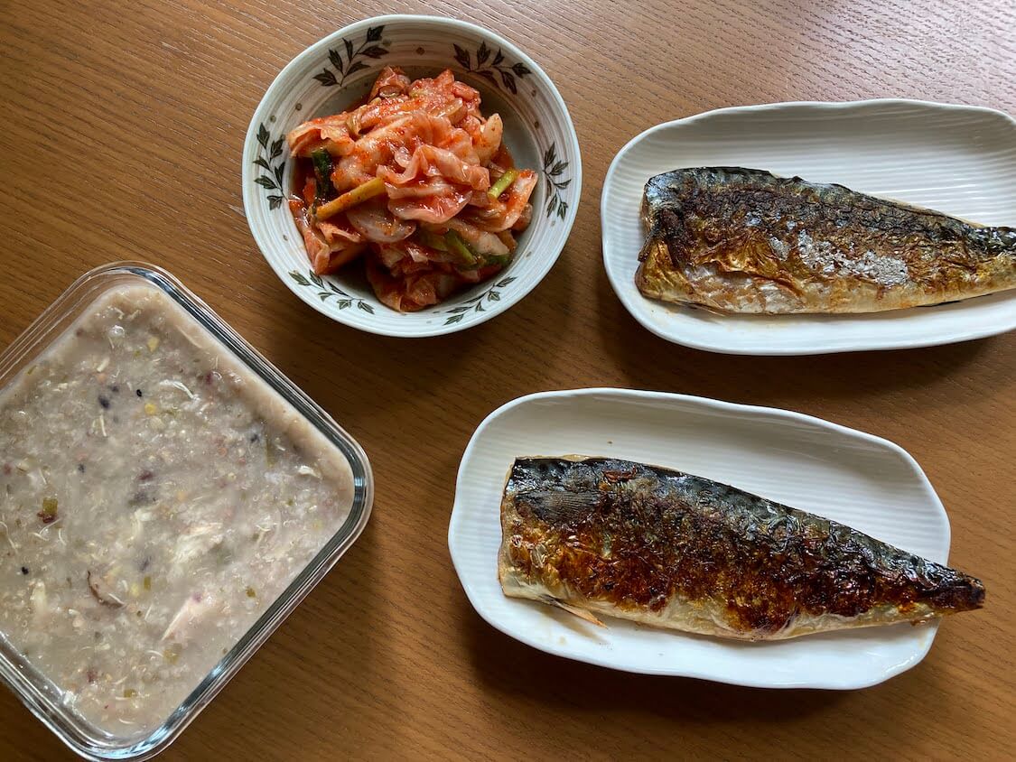 キャベツキムチの作り方。常備菜として活用！付け合わせの料理、鯖の塩焼き