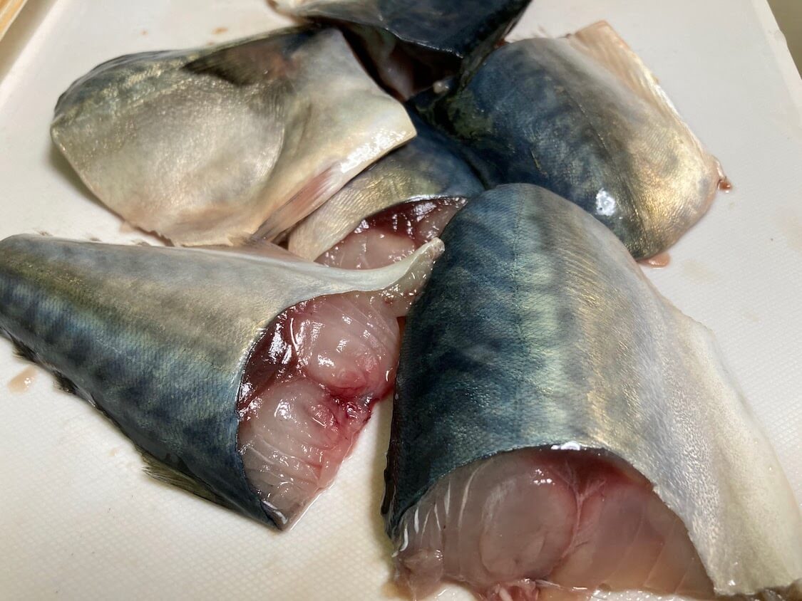 鯖のキムチ煮レシピ。さばの切り方