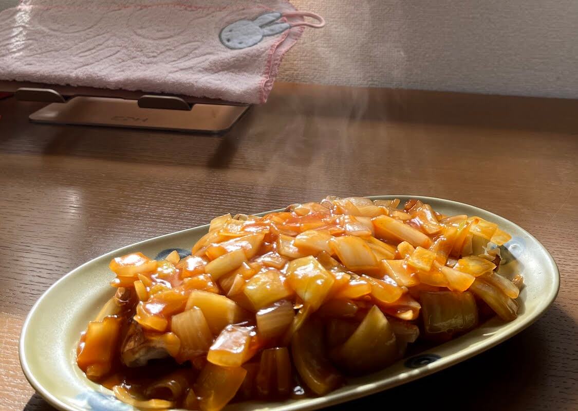 酢豚タレかけ！冷凍餃子の簡単アレンジレシピ。韓国で人気の＜餃子タンスユク＞