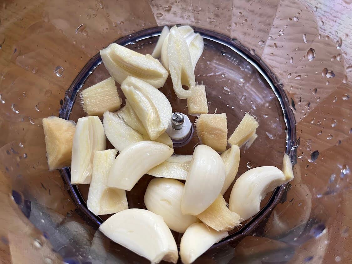 白菜キムチのレシピ。キムチの素ヤンニョムの材料と作り方。にんにくと生姜