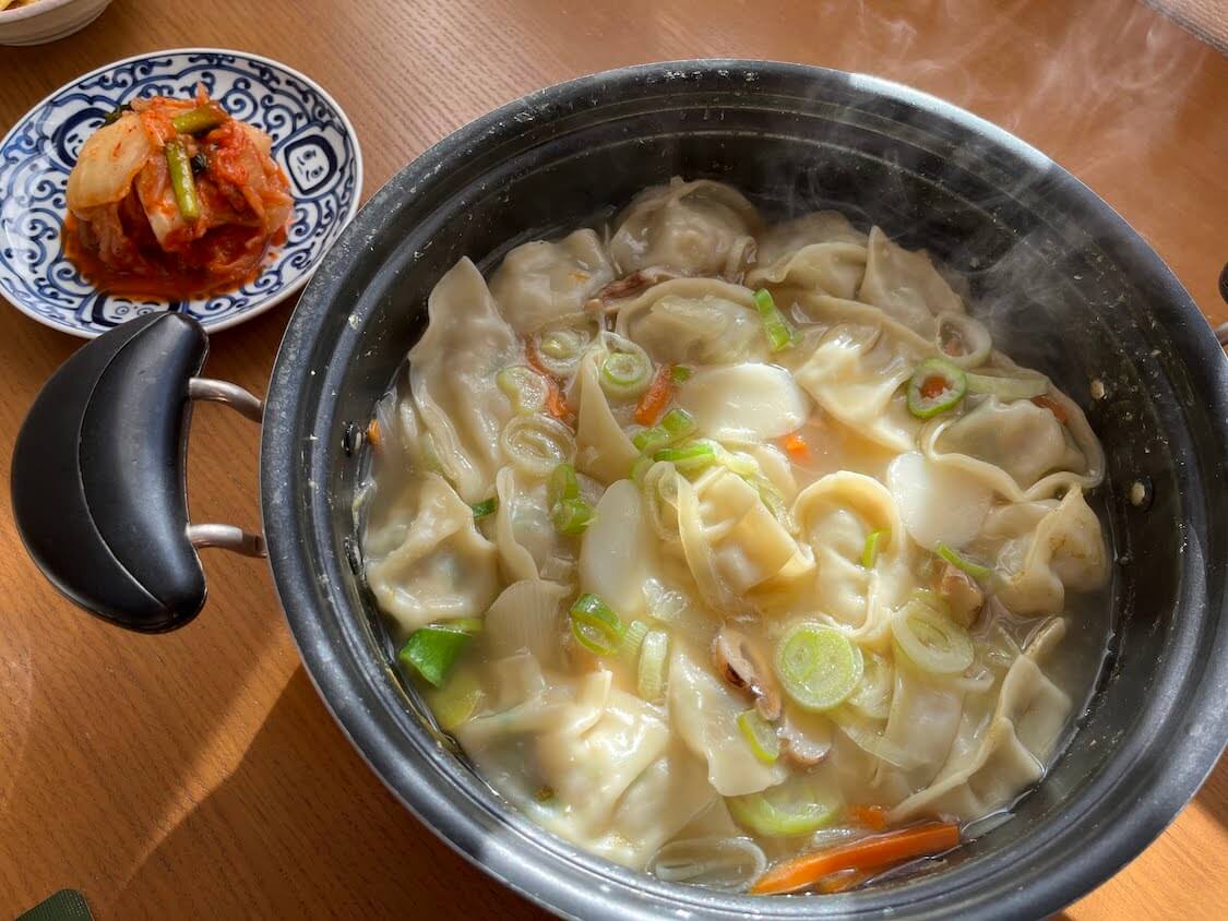 韓国のお雑煮「トック」本場の人気レシピ8選。簡単＋餃子入り＋牛肉など出汁の種類