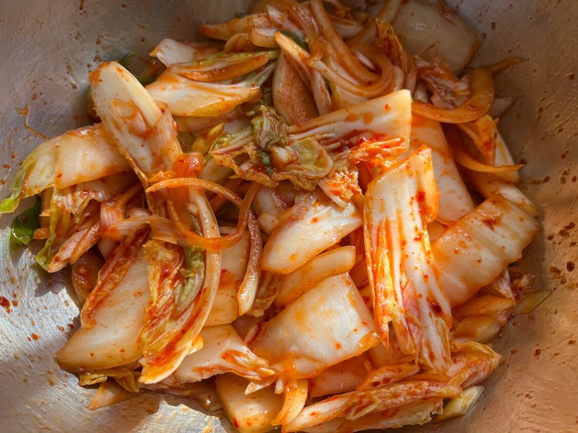 韓国の水炊き「タッカンマリ」。副菜の白菜キムチの作り方