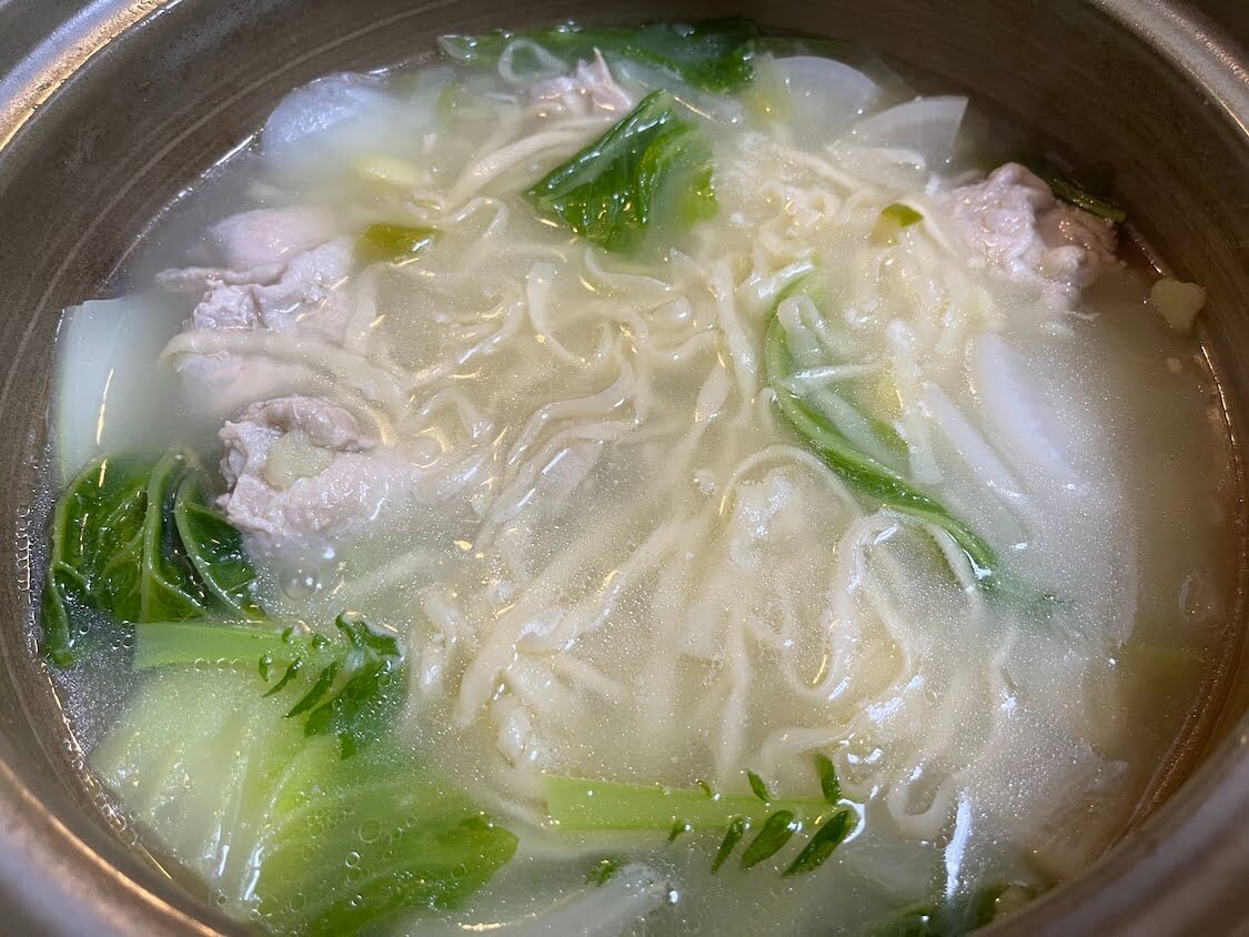 韓国の水炊き「タッカンマリ」簡単レシピ。〆のうどん入り