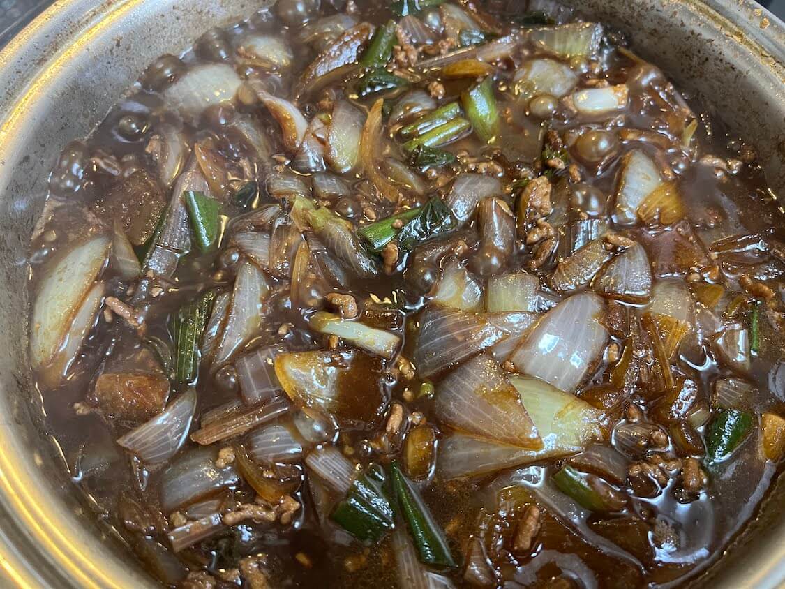 簡単！韓国ジャージャー麺の肉味噌【チャジャンソース】レシピ。麺にもご飯にも♪