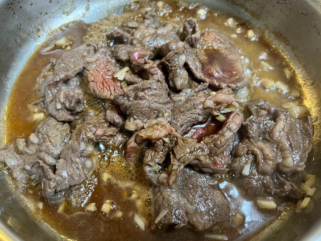 牛肉と長ネギの甘辛炒めレシピ。詳しい作り方。牛肉の味付けはプルコギヤンニョム