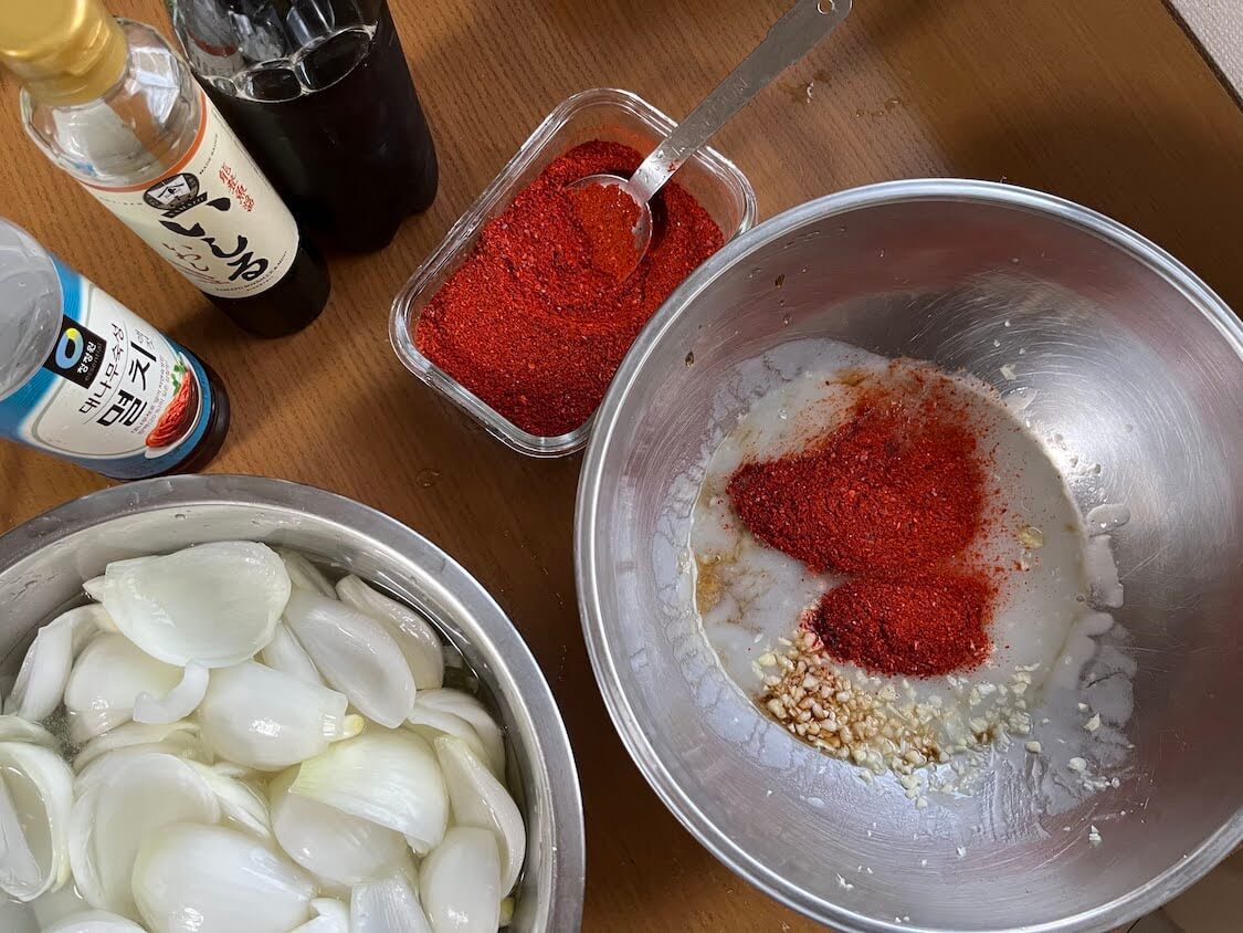玉ねぎキムチの作り方。味付けのヤンニョムレシピ
