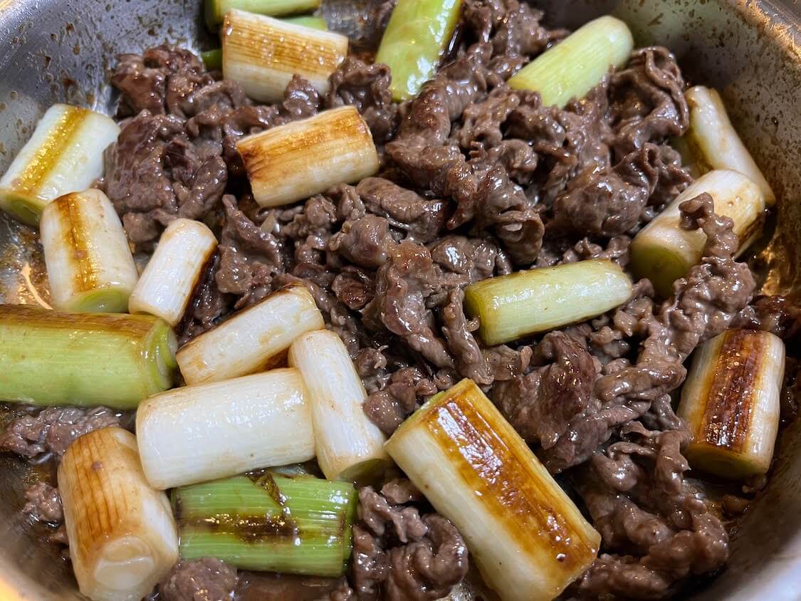 柔らか！牛肉と長ネギの甘辛炒め。韓国人料理研究家の人気レシピ