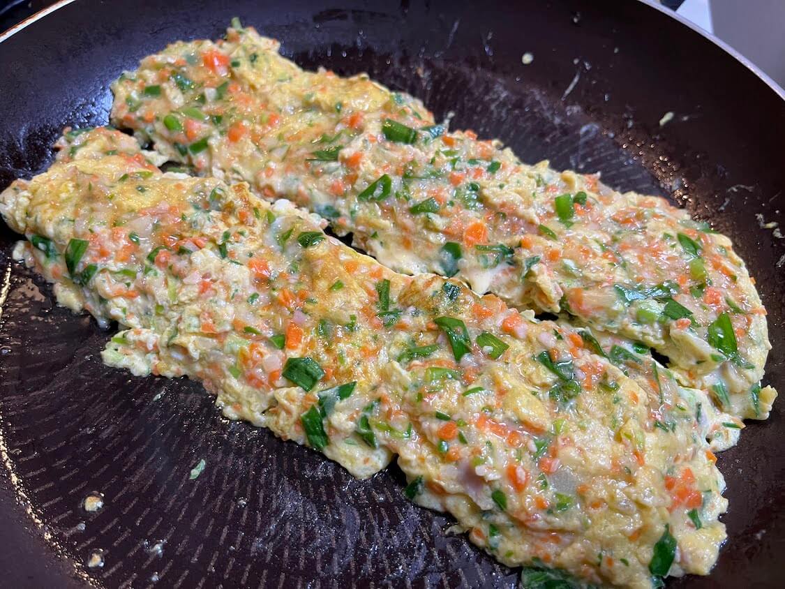話題の卵焼きキンパレシピ。韓国人の作り方。フライパンで焼き卵、味付け