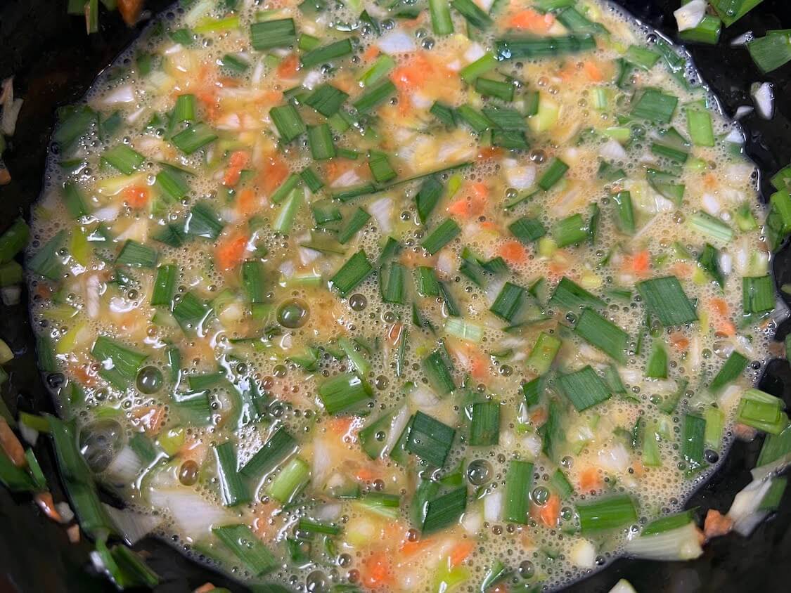 話題の卵焼きキンパレシピ。韓国人の作り方。溶き卵にすべての野菜を入れる