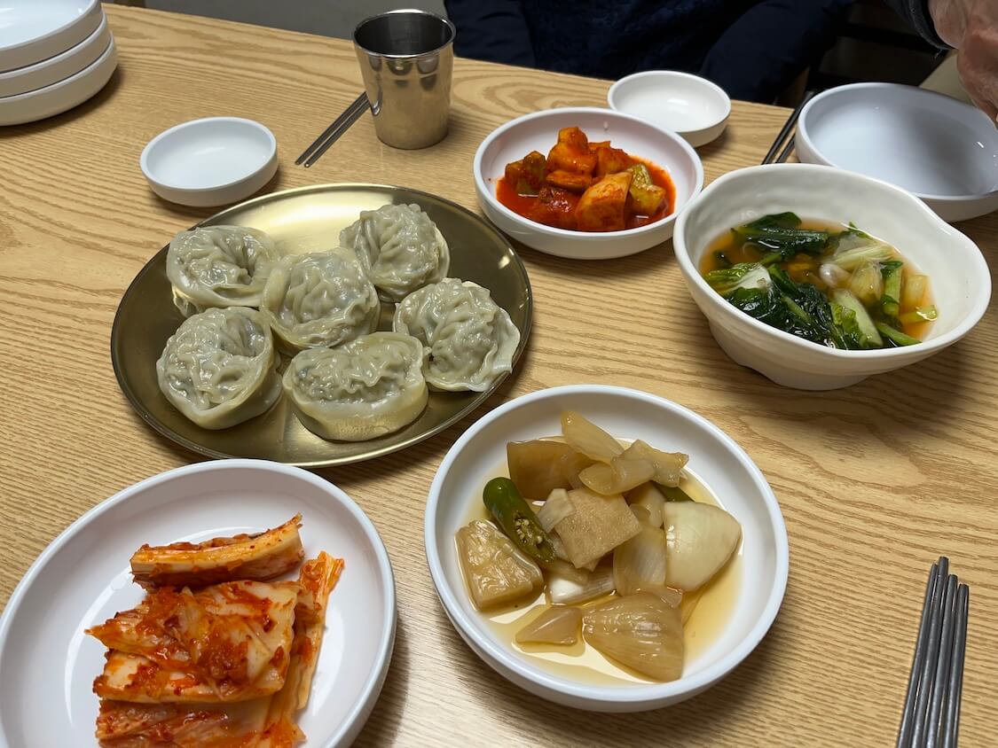 カルビチムと冷麺！ソウル麻浦グルメ「阿昭庭」で晩ごはん。マンドゥ（韓国の餃子）