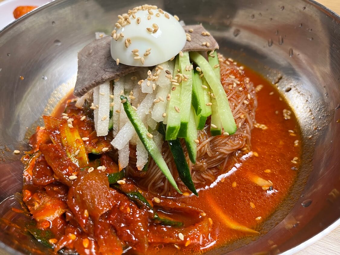 韓国の咸興冷麺（フェ冷麺）！ソウル麻浦グルメ「阿昭庭」で晩ごはん。