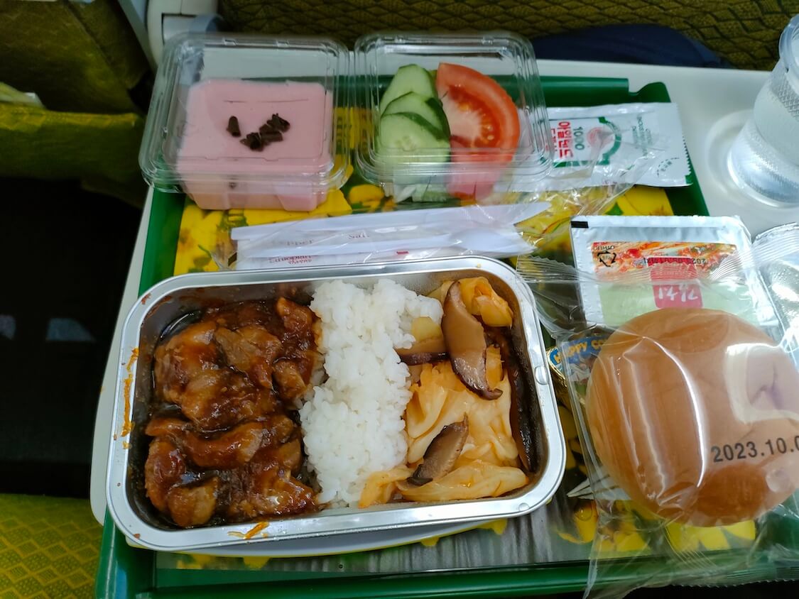 ソウル駅近くの人気カフェに行ってきた！その時、夫は飛行機で機内食