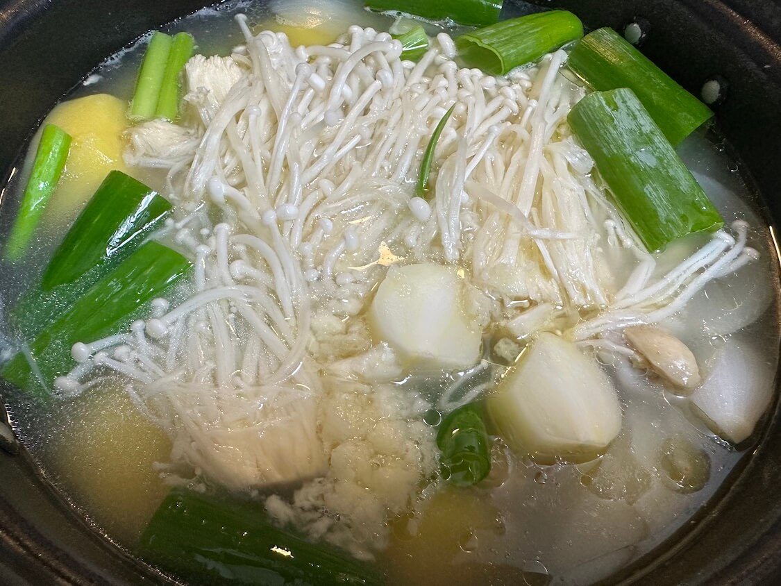 簡単！韓国の野菜たっぷり鶏鍋レシピ