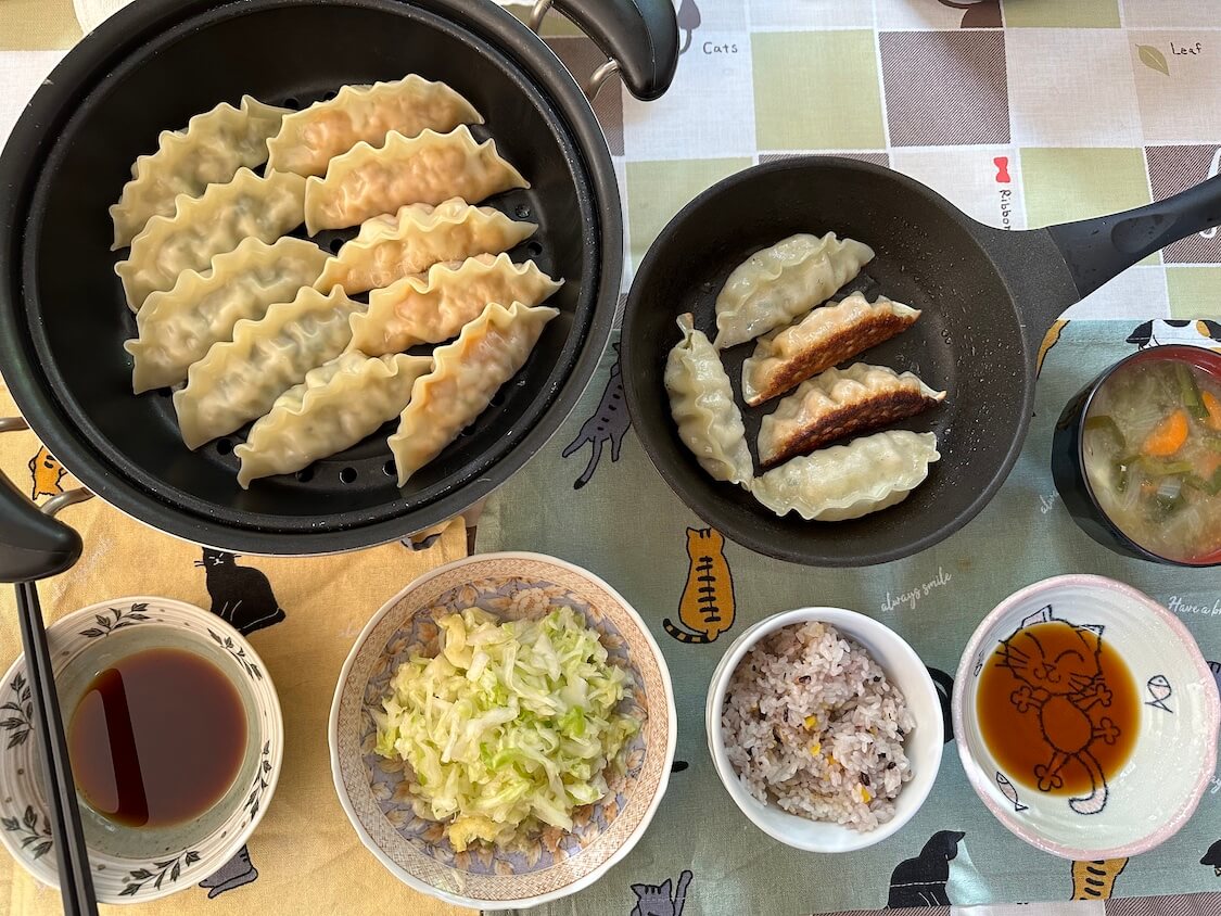 bibigo王餃子(マンドゥ)の種類と美味しい食べ方。蒸し餃子と焼き餃子はおかずにも！おつかみにも！