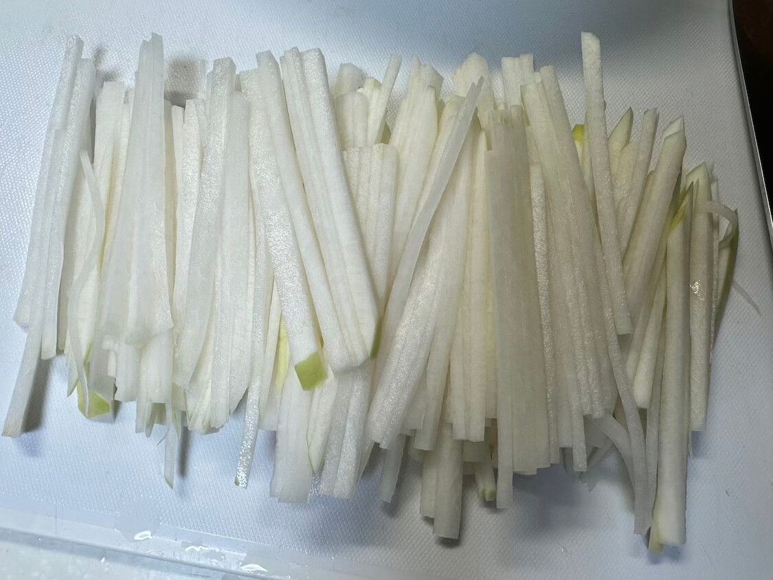 簡単！大根の千切りキムチレシピの材料。韓国でカクテキ並みに人気！