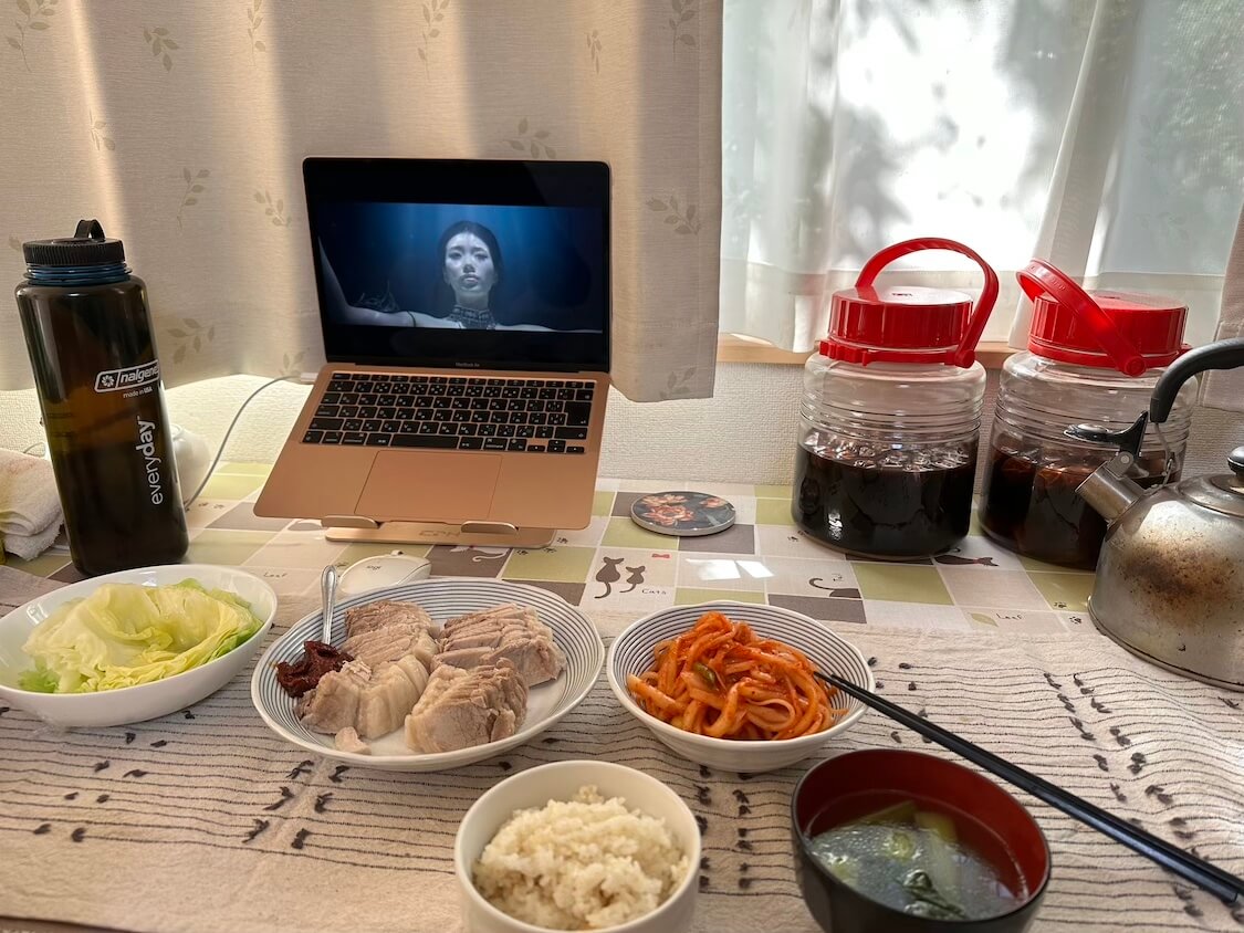 韓国のゆで豚料理「ポッサム」の付け合わせ。韓国ドラマ