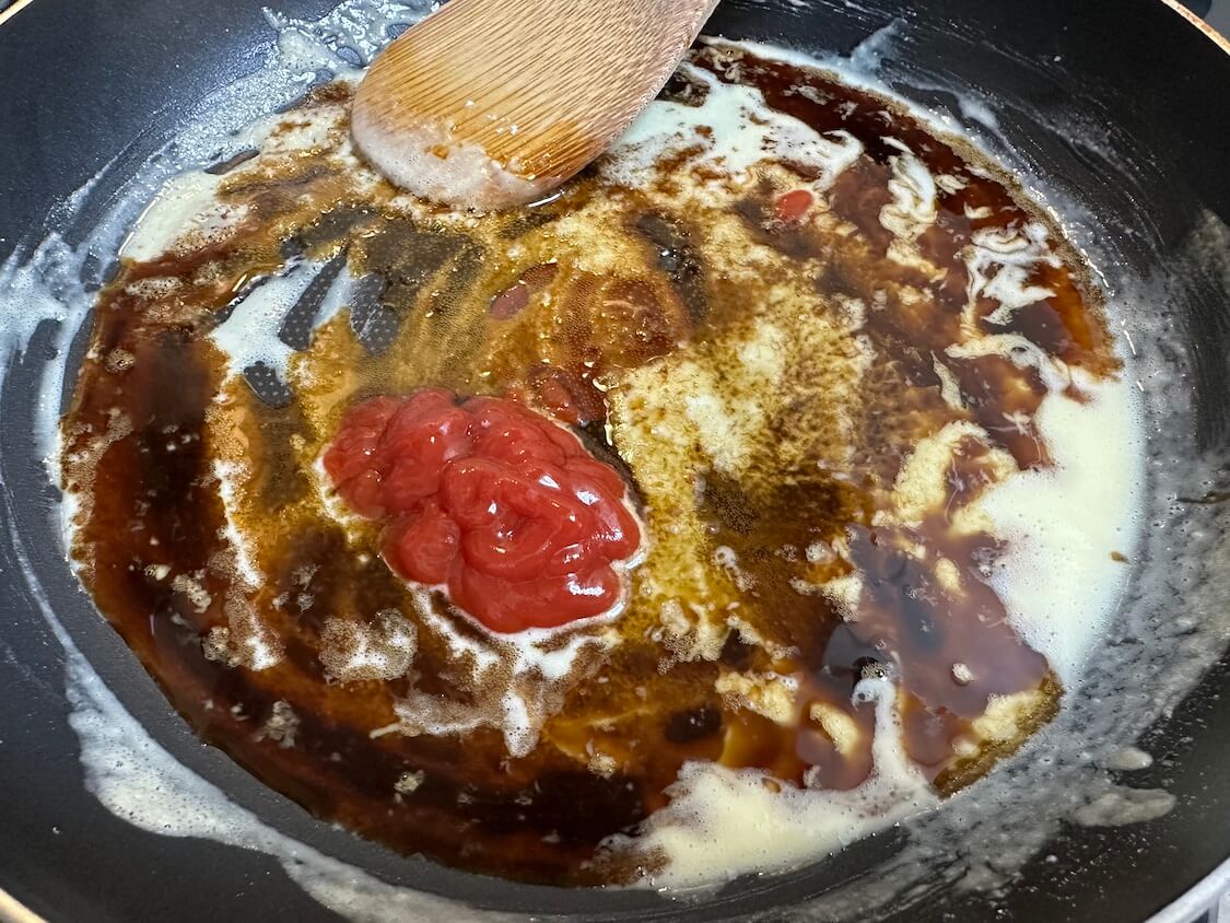 韓国式トンカツ（トンカス）レシピ。ルーから作るデミグラスソースの作り方