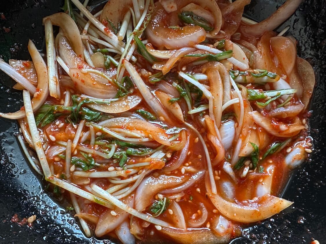 新玉ねぎと水菜のキムチレシピ。作り置きおかず