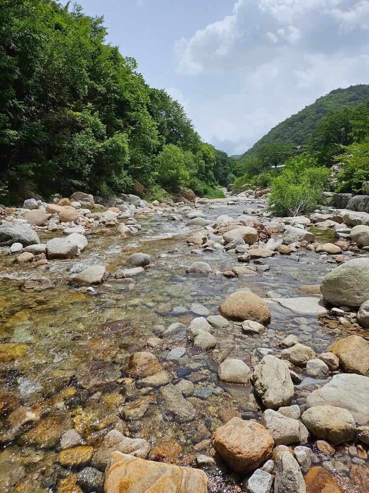 韓国の渓谷