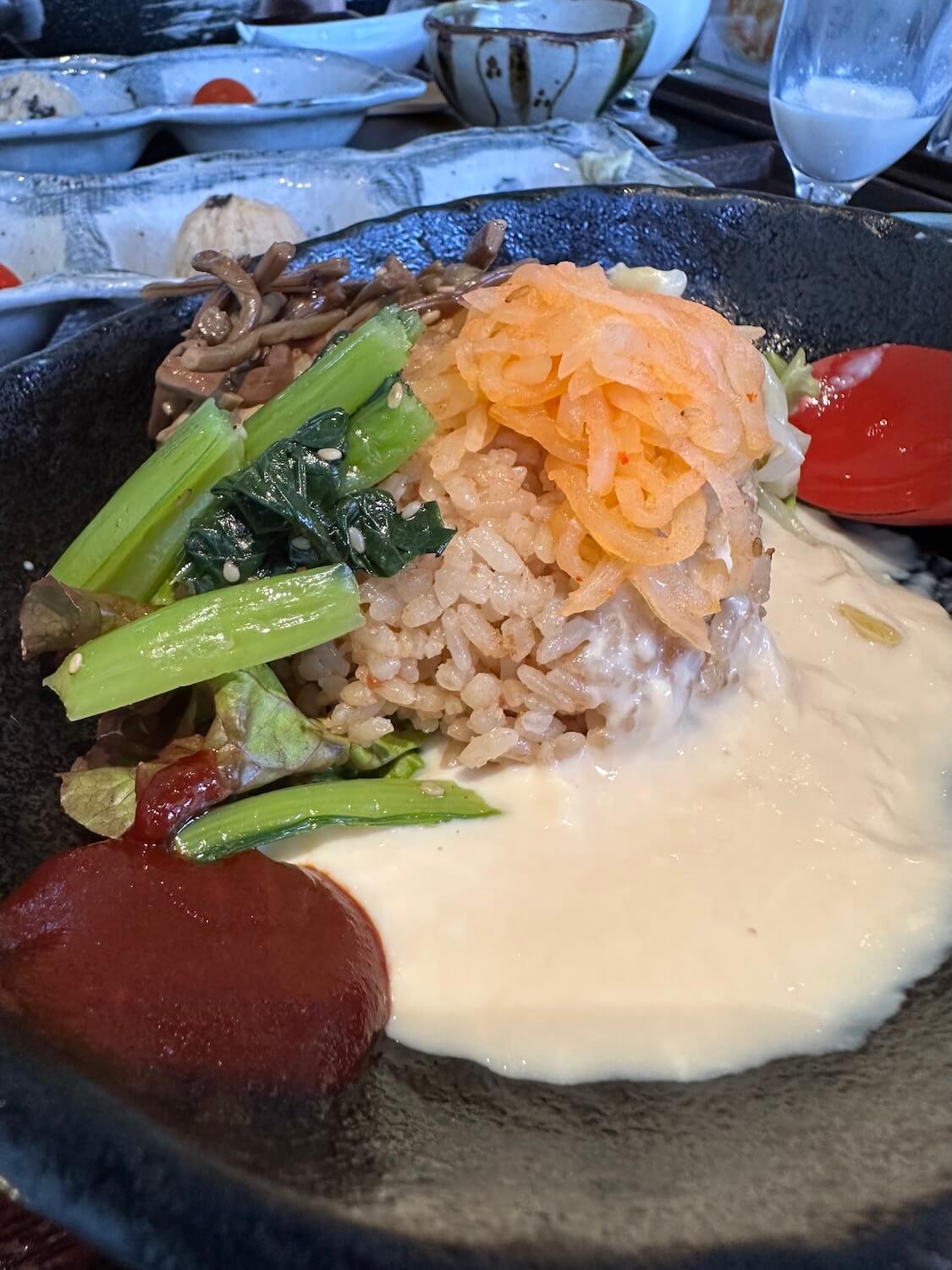 清流ガーデン 澤乃井園の「豆らく」で豆腐ビビンパ