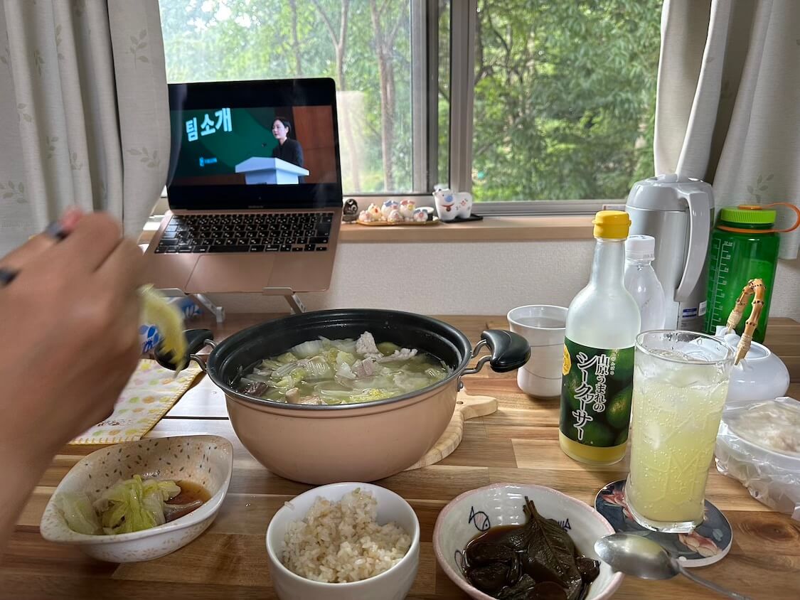 夏の鍋。えごまの葉の醤油漬けとシークヮーサー