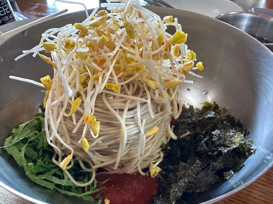 そば粉入り韓国の麺料理マッククス。蕎麦の名産地、江原道の蓬坪で美味しかった店！