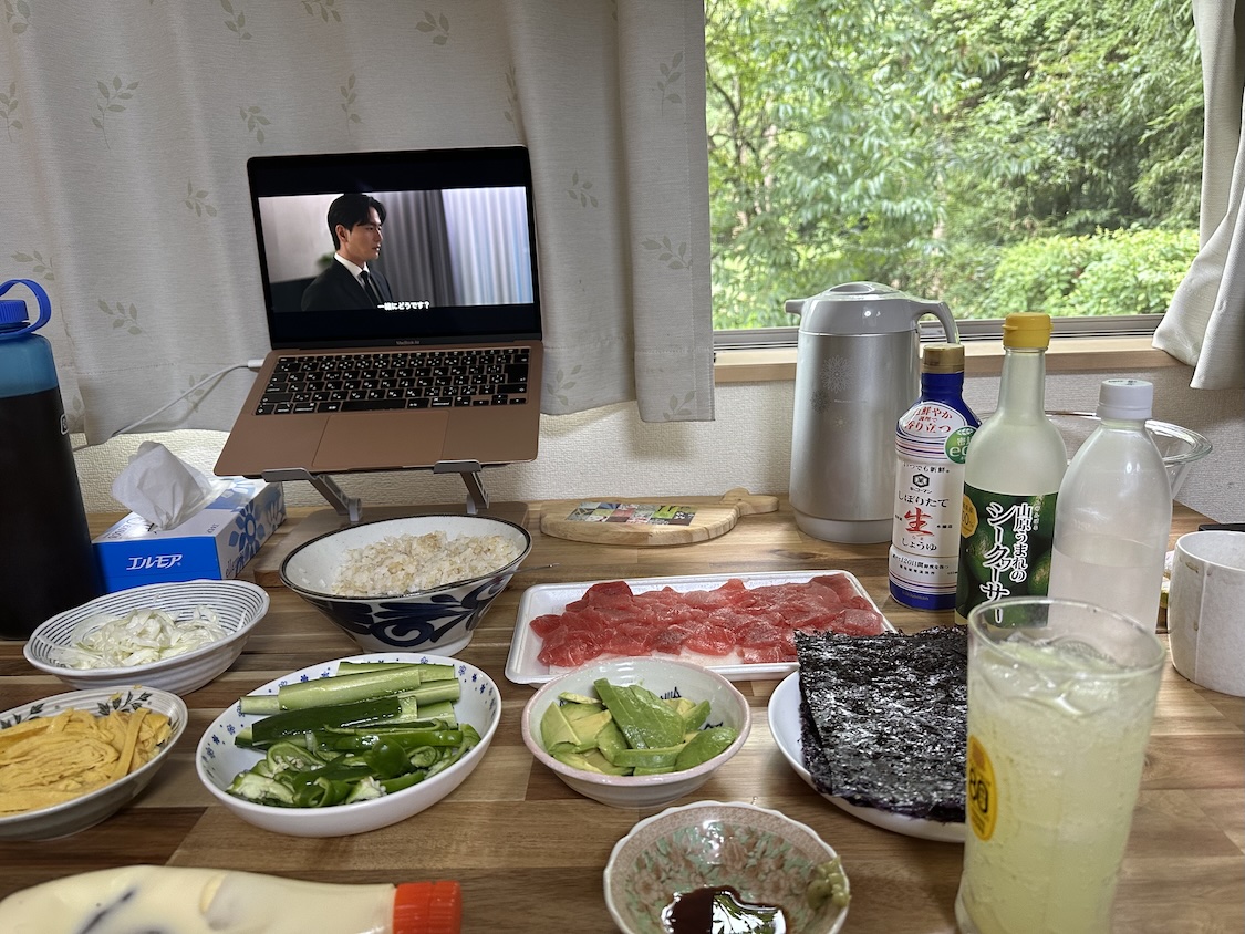 夏は手巻き寿司。韓国ドラマ