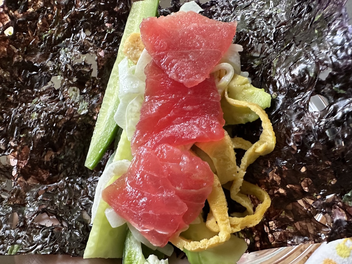 夏は手巻き寿司。韓国ドラマ