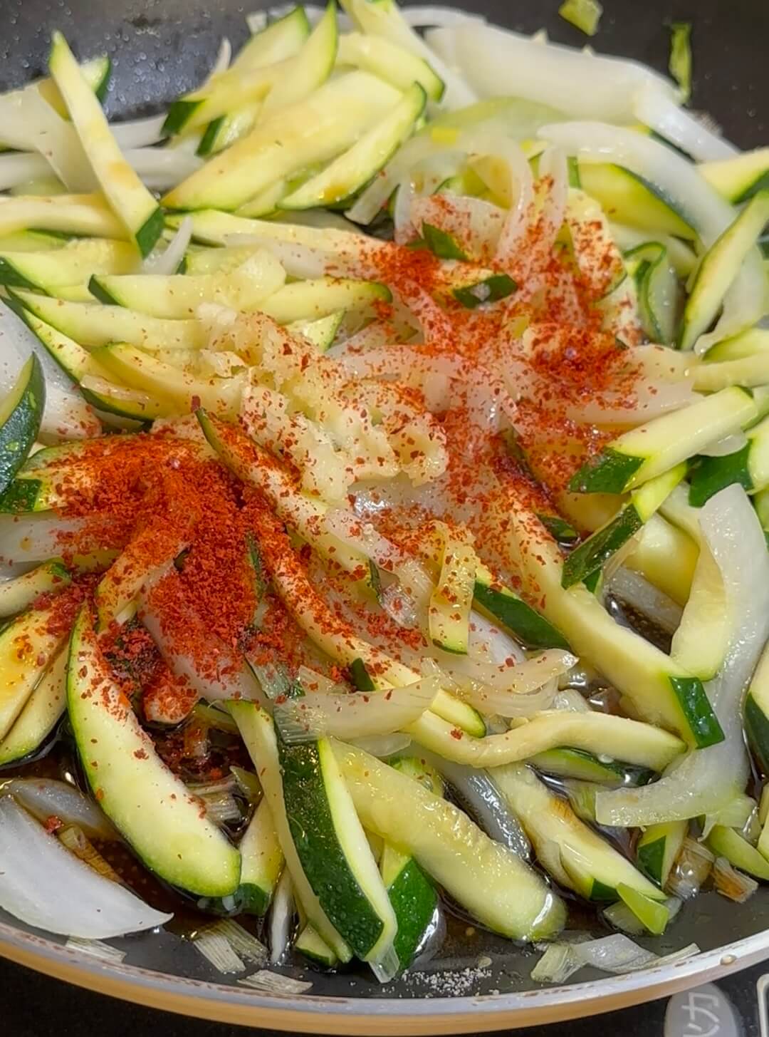 ズッキーニのピリ辛炒め。韓国おかず＆おつまみ！ビビンバやそうめんの具にも♫