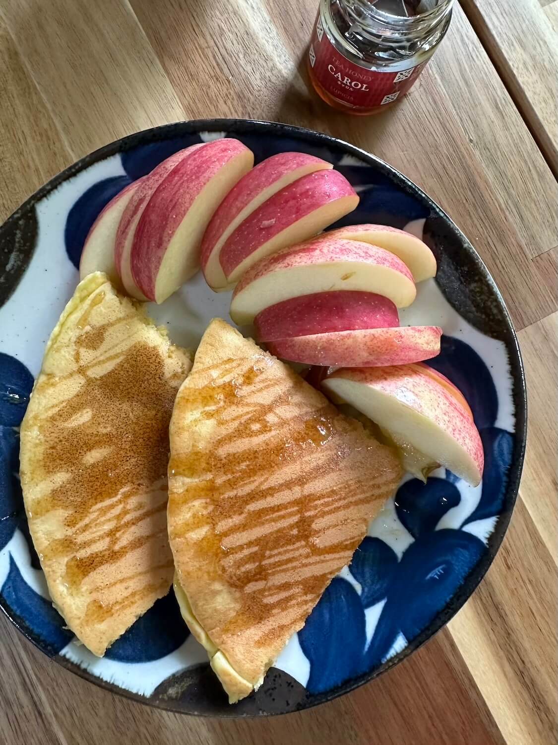 ホットケーキとりんご