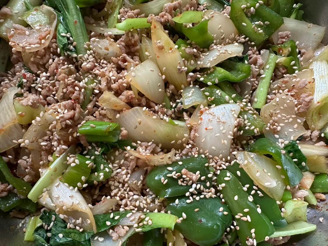 ピリ辛ガパオライス