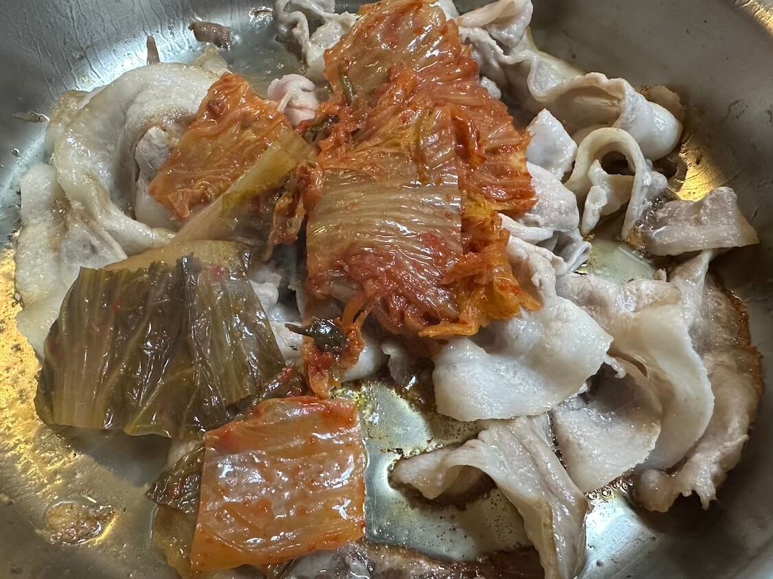 野菜たっぷり豚キムチ炒めレシピ