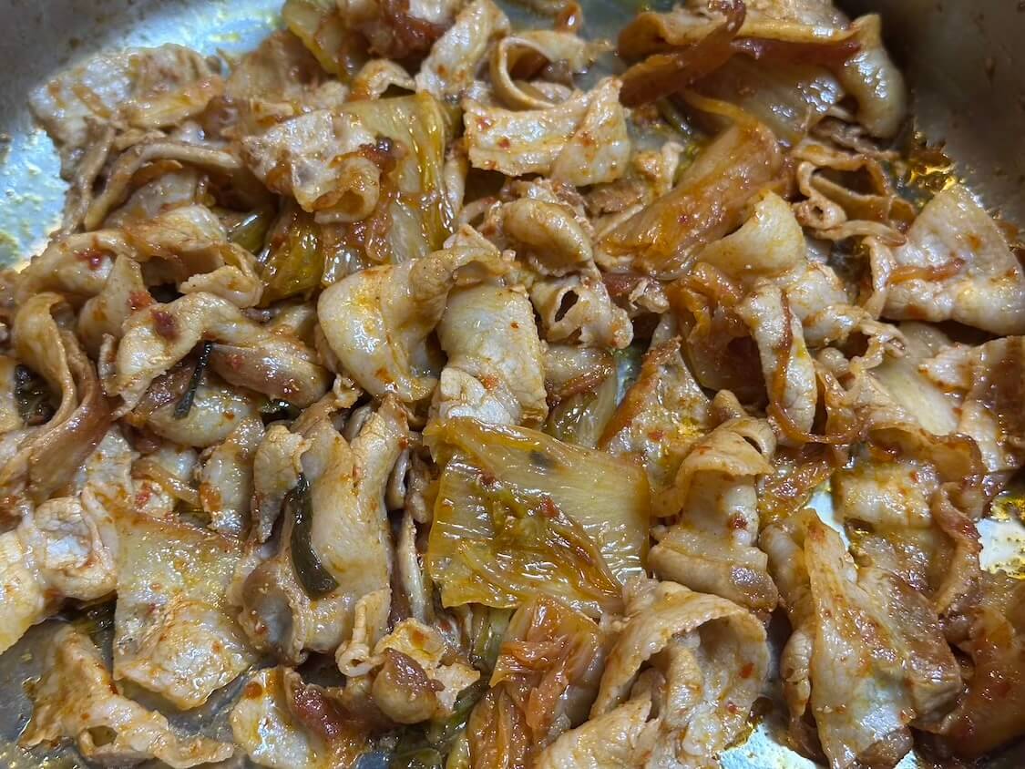 野菜たっぷり豚キムチ炒めレシピ