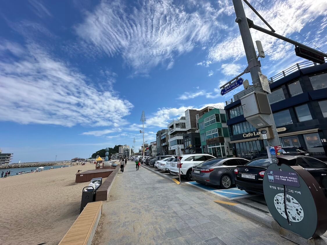韓国の江陵観光。人気のコーヒー通りのお店へ