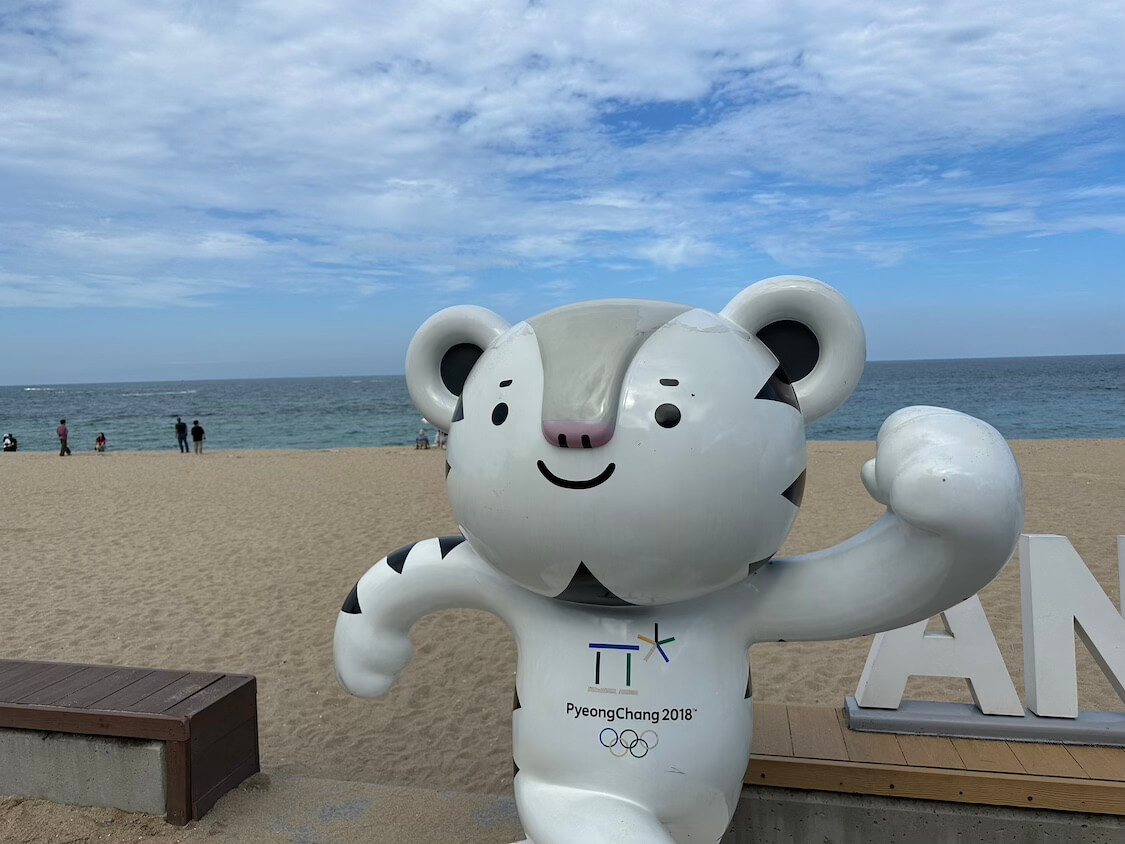 韓国の江陵観光。平昌オリンピックのマスコット