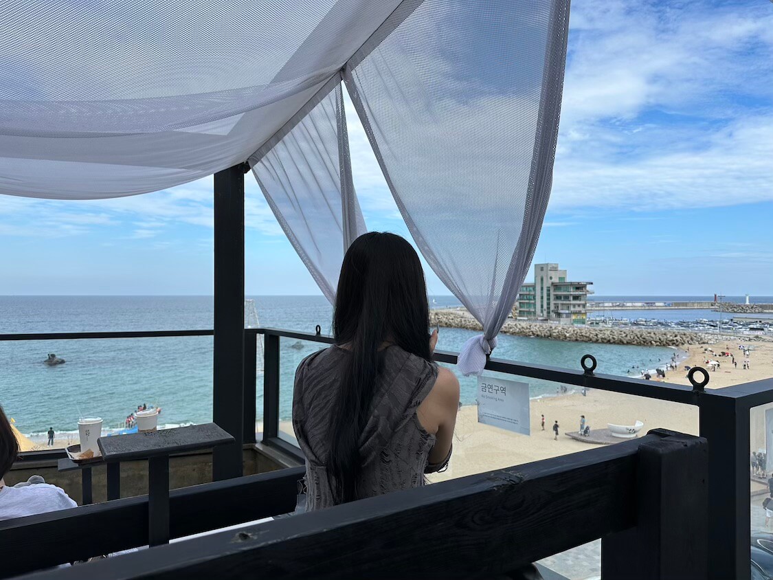 韓国の江陵観光。海が見えるカフェ