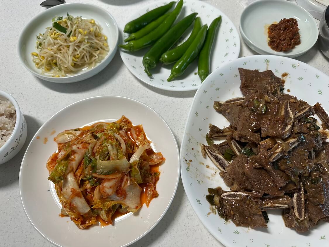 骨付きカルビ【LAカルビ】献立と韓国人の食べ方