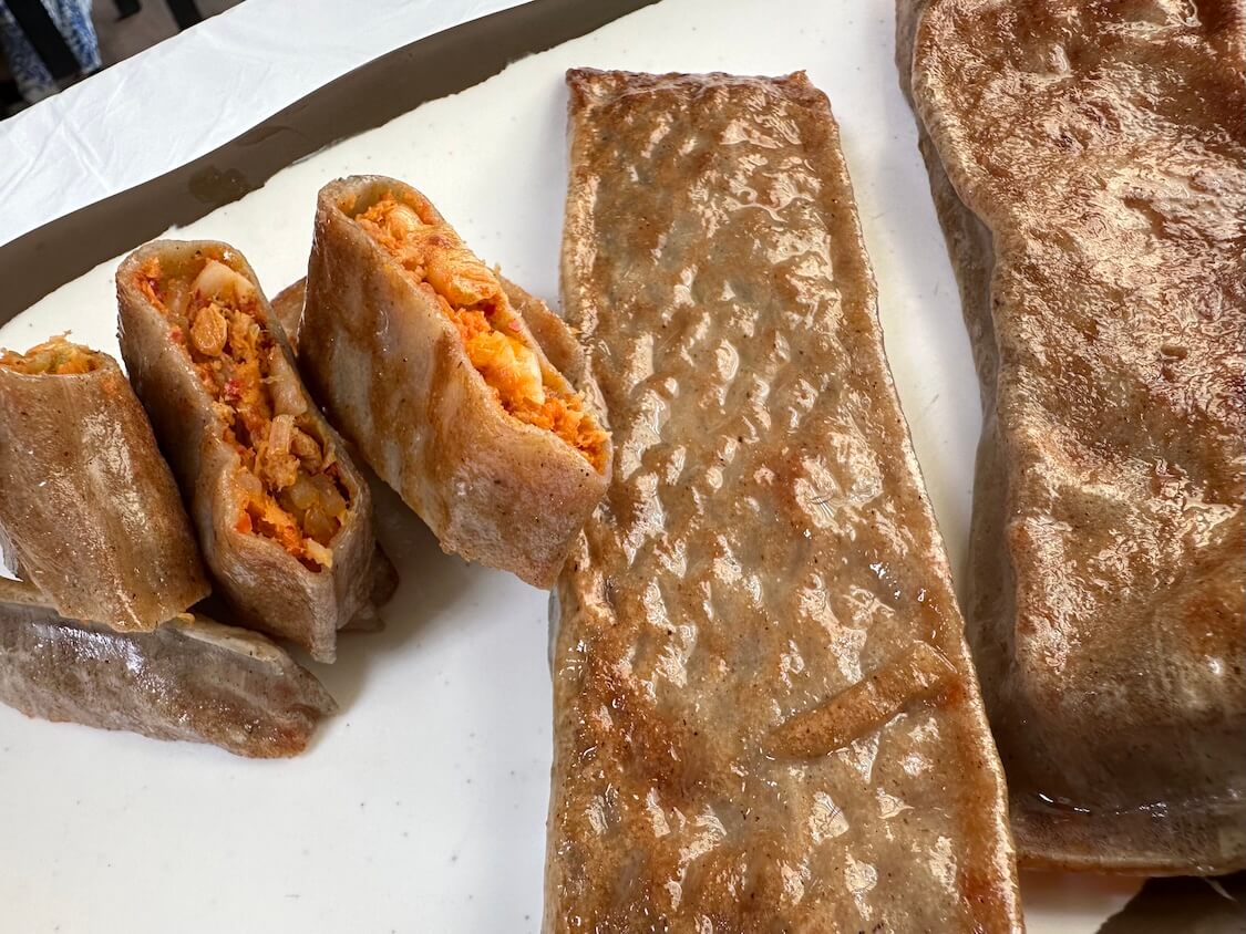 韓国江陵グルメ。ミルジョンビョン(そば粉の薄皮巻き)