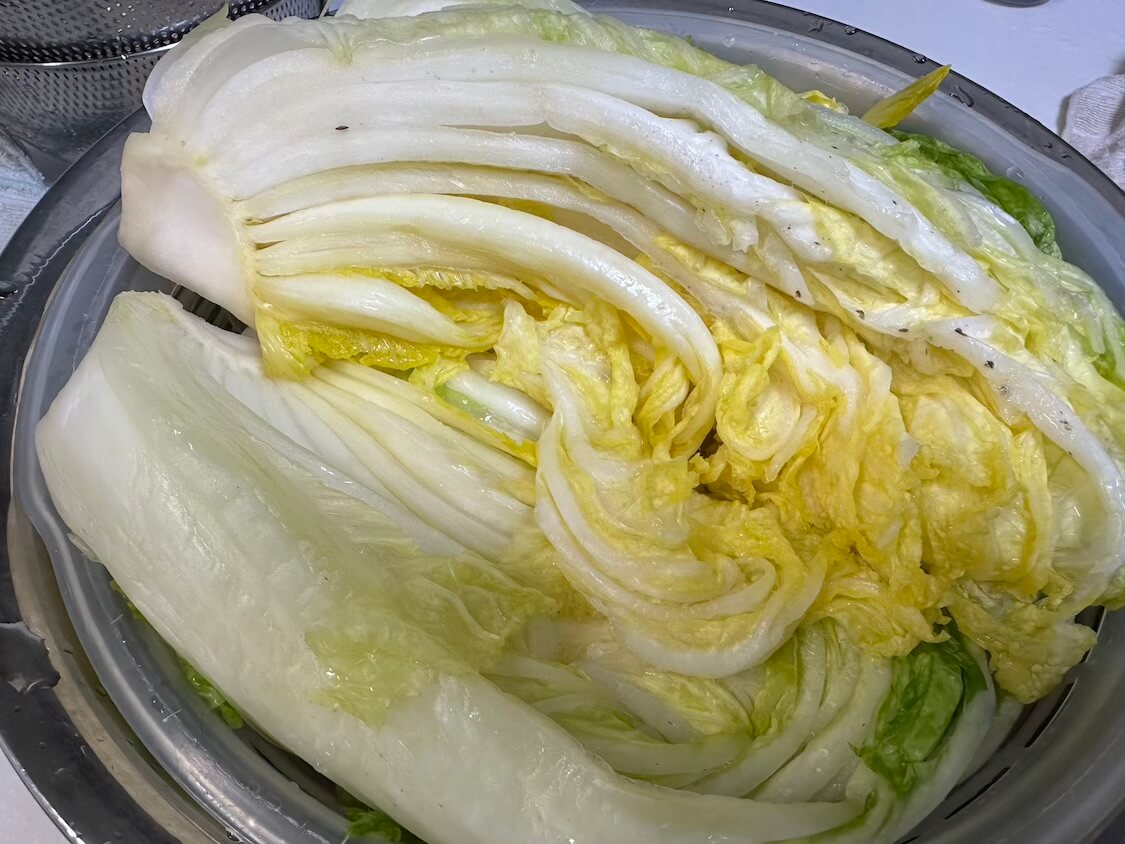 自家製白菜キムチの作り方。塩漬けのレシピ！水切りをしっかり
