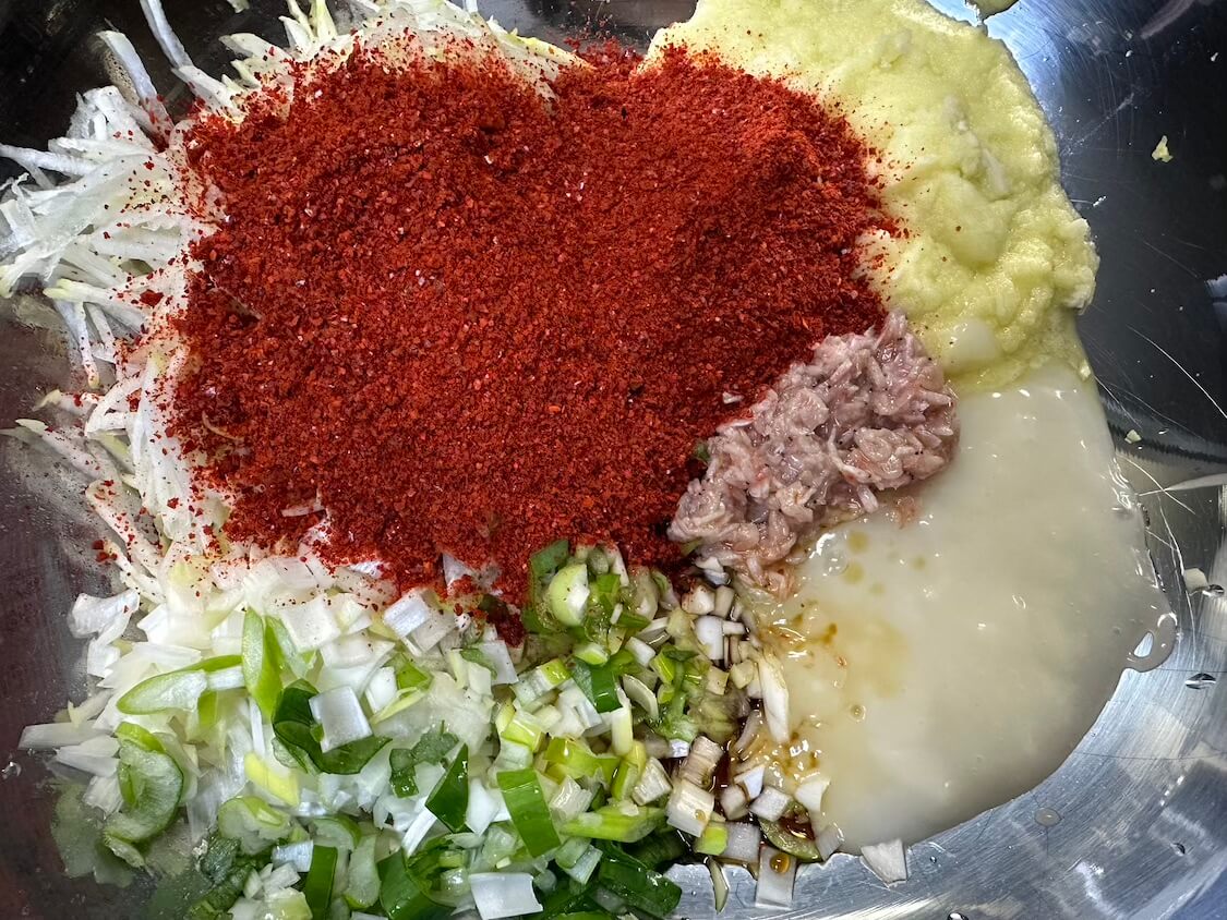 自家製白菜キムチの作り方。キムチのヤンニョムソ（味付け）に入るもの。魚醤