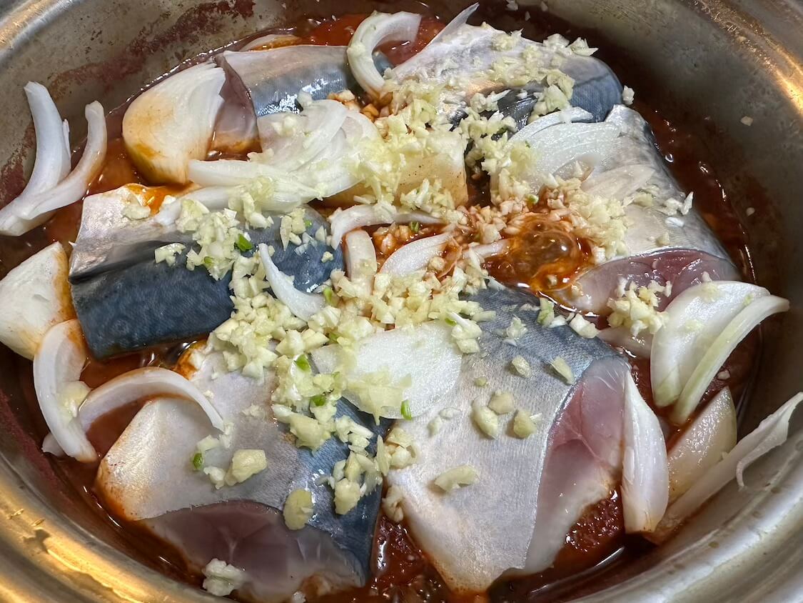 ご飯泥棒【サバにら大根】鯖のピリ辛韓国式煮付けレシピ