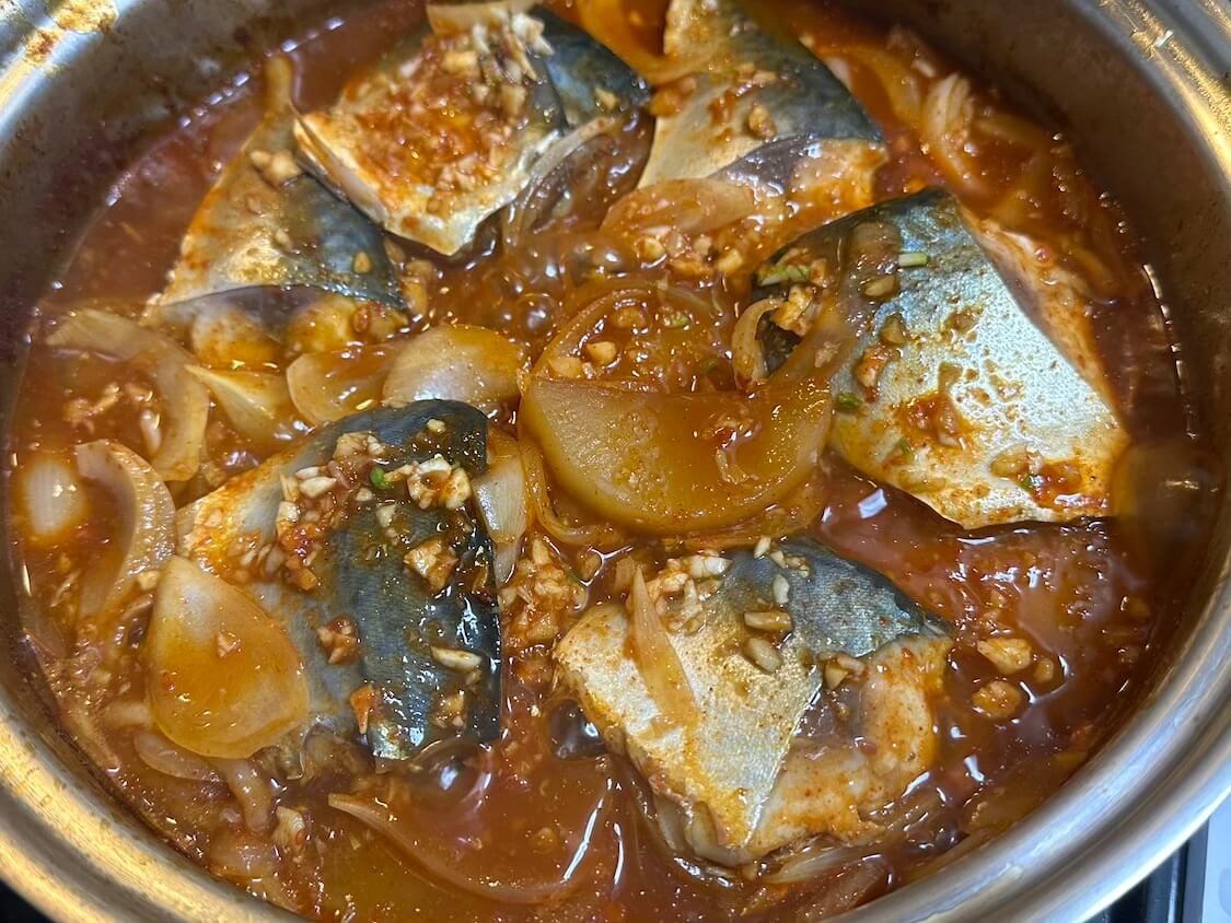 ご飯泥棒【サバにら大根】鯖のピリ辛韓国式煮付けレシピ