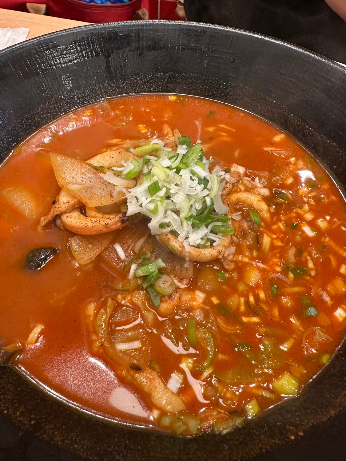 新大久保で韓国中華料理で辛いチャンポン