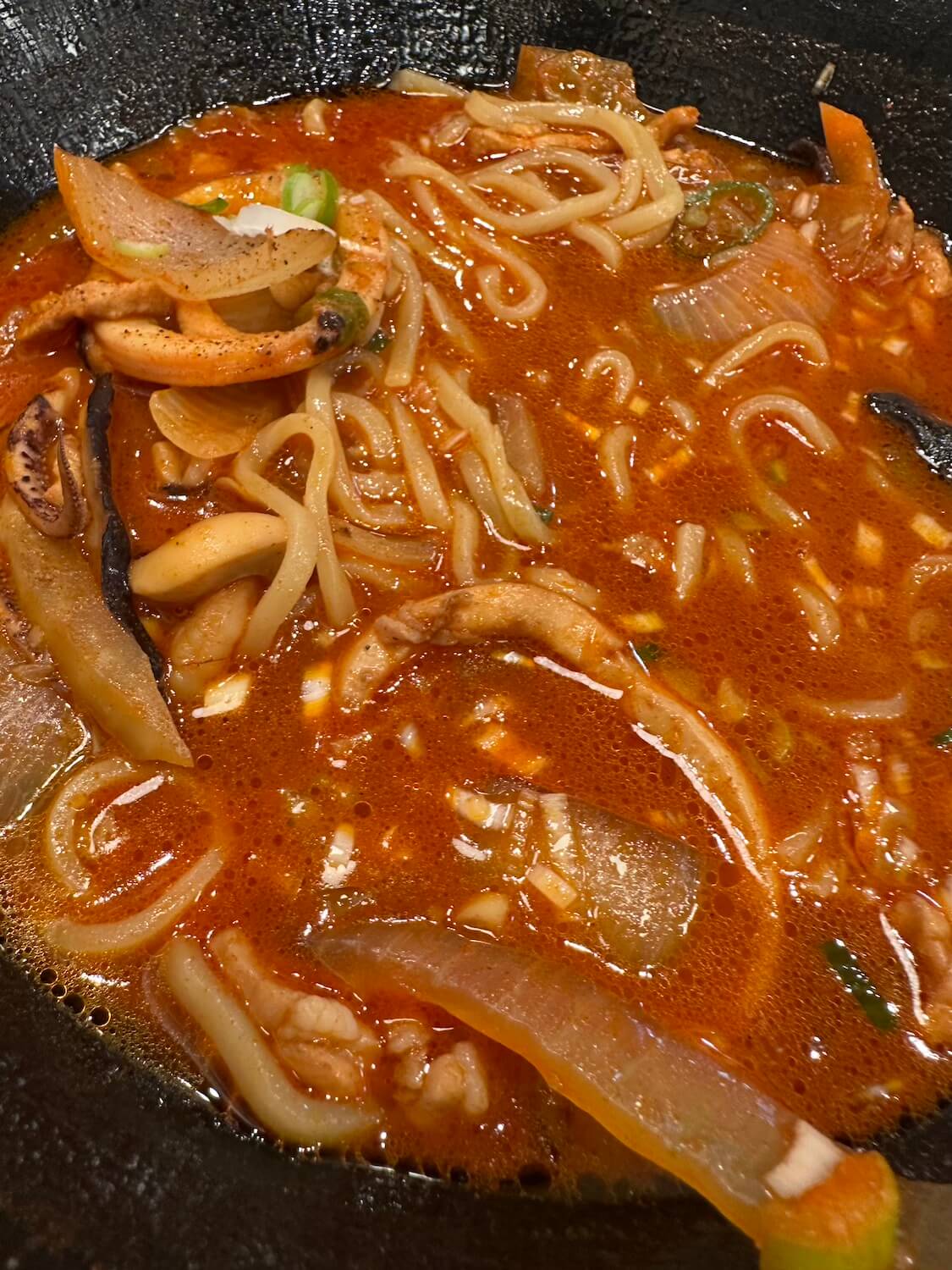 新大久保で韓国中華料理で辛いチャンポン