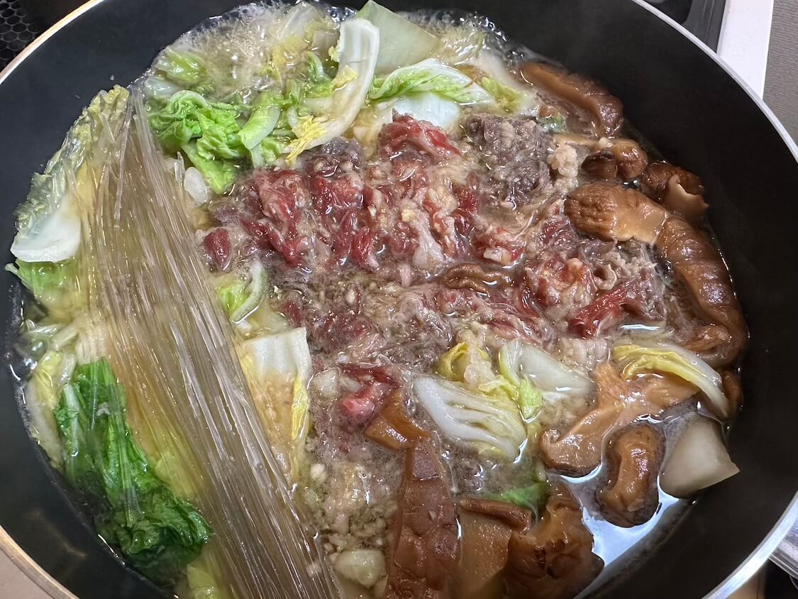 プルコギと白菜の簡単鍋の作り方。鍋の素なしで作れる